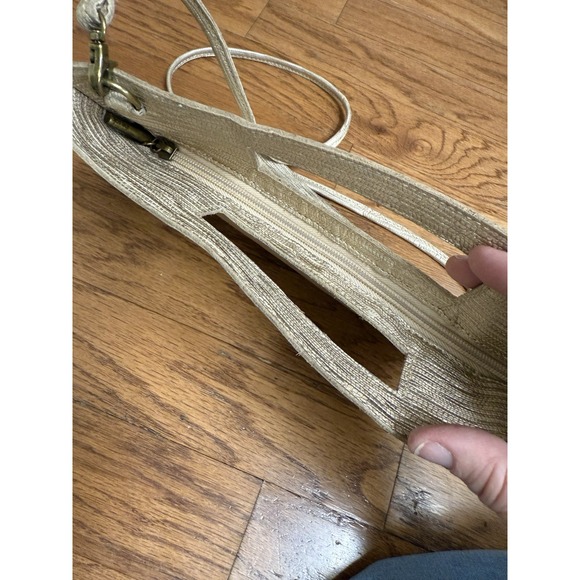 THE SAK Linden Leather Crossbody Clutch Handbag Gold Metallic Removable Strap - Picture 11 of 14